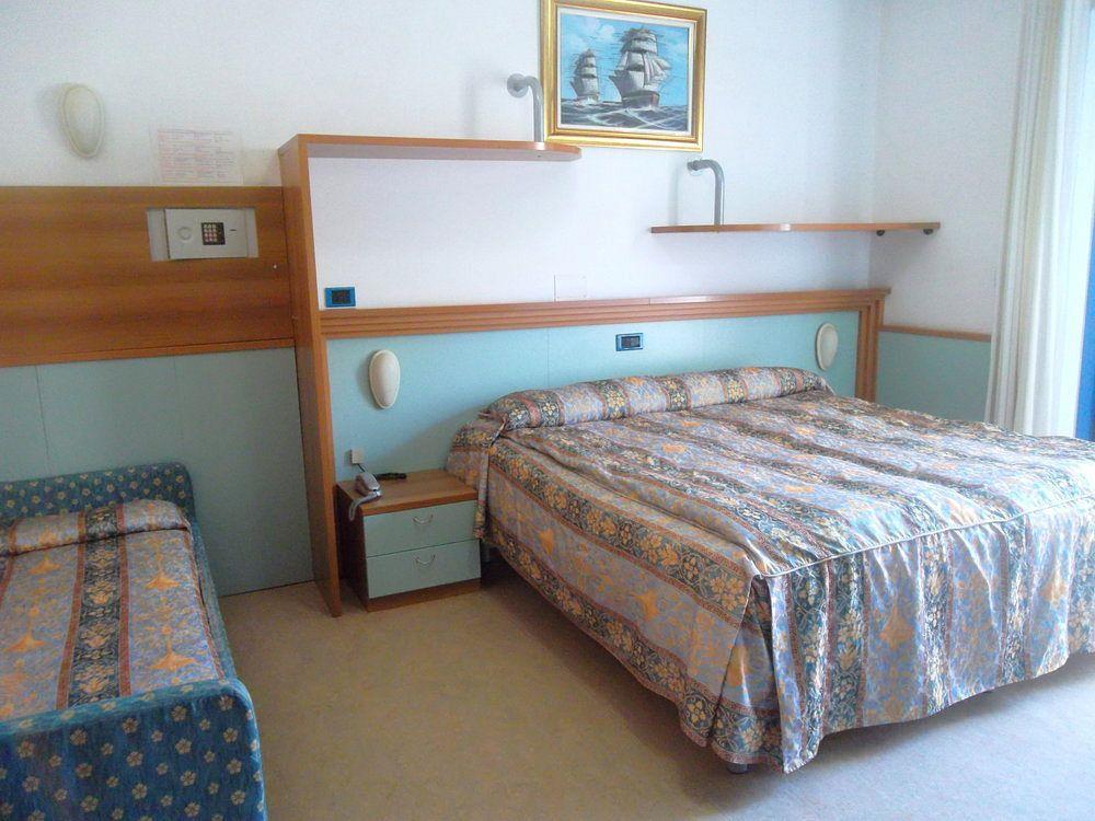 Hotel Marina Roseto Degli Abruzzi Εξωτερικό φωτογραφία