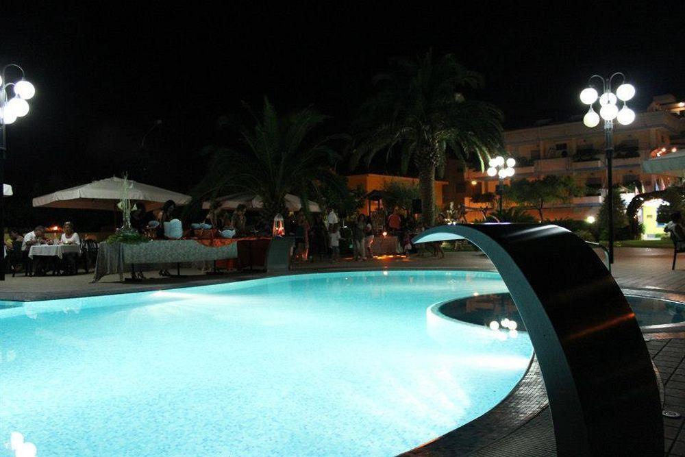 Hotel Marina Roseto Degli Abruzzi Εξωτερικό φωτογραφία