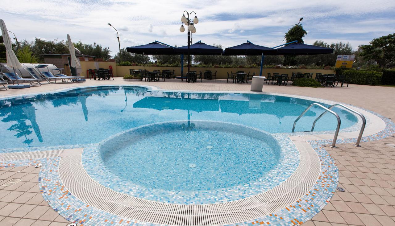 Hotel Marina Roseto Degli Abruzzi Εξωτερικό φωτογραφία