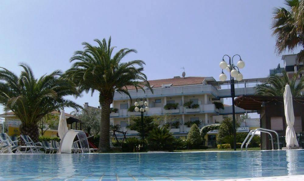 Hotel Marina Roseto Degli Abruzzi Εξωτερικό φωτογραφία