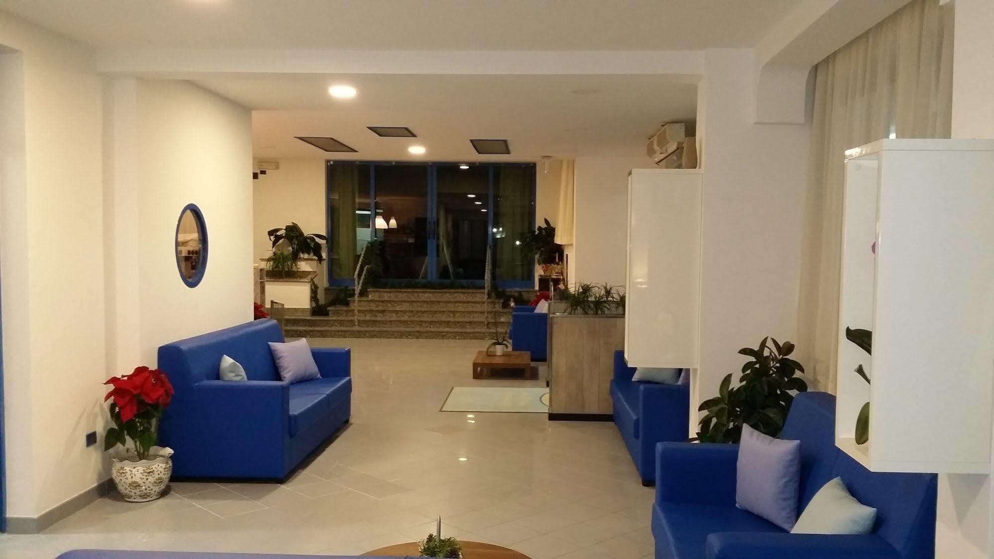 Hotel Marina Roseto Degli Abruzzi Εξωτερικό φωτογραφία